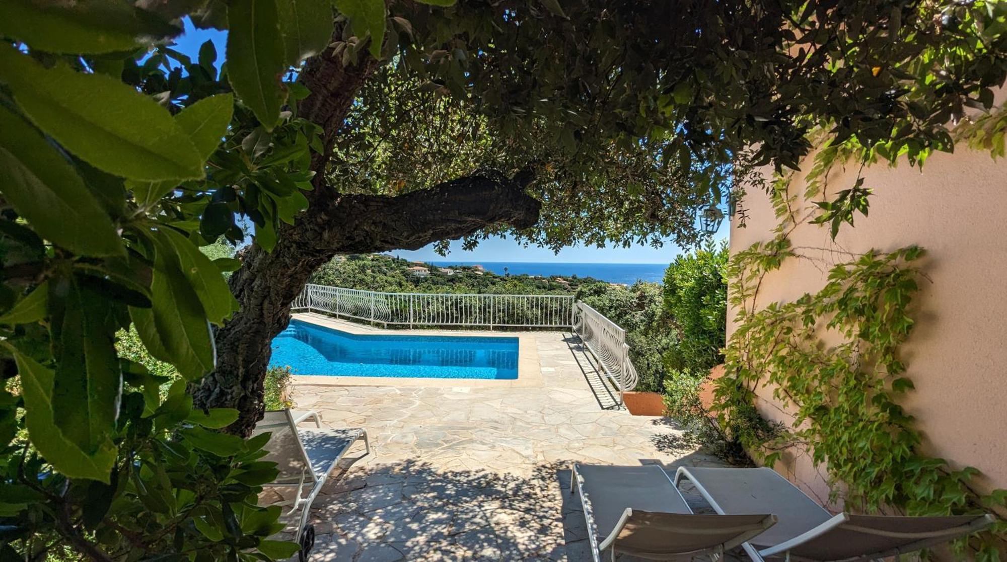 Villa Les Trois Chenes, Piscine Privee & Vue Mer Sur Golfe De Saint Tropez Les Issambres Luaran gambar